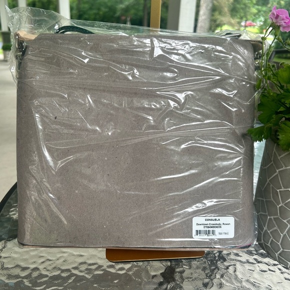 NWT- CONSUELA- “ ROWAN”Vibrant Geometric Crossbody Bag - Multicolor - Picture 7 of 10